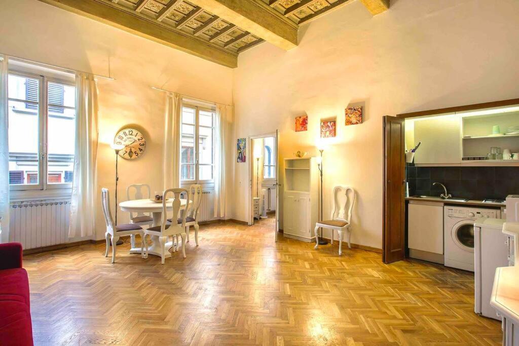 フィレンツェHidden Gem Near Ponte Vecchio & Piazza Del Duomoアパートメント エクステリア 写真